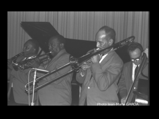 DICKENSON Vic 1 with Rudy Powell (cl), Herman Autrey (tp) & Dan Mastri (b).jpg